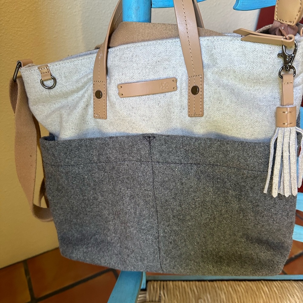 Sherpani crossbody bag! Looks like wool! Smoke free home, one owner.. me!